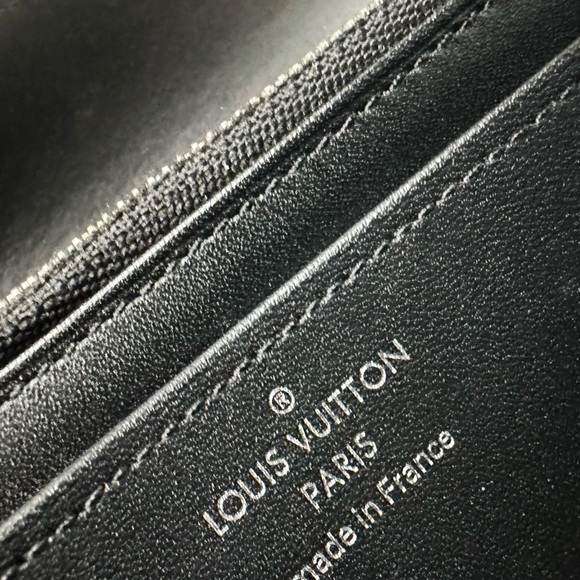 Louis Vuitton Transformed Damier Portefeuille Twist Trompe l'oeil Flap Wallet - Picture 12 of 13